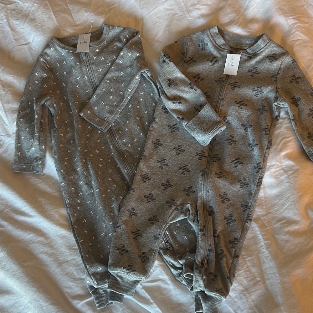 Bundle of Sleepers for 6-9 months Great Condition!